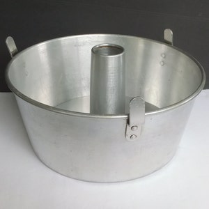 2 Piece Bundt Pan 