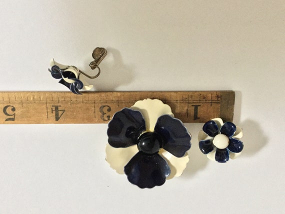 Flower Power Retro Enamel Metal Flower Brooch Pin… - image 5