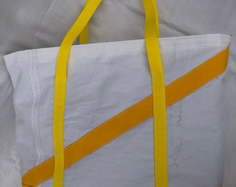 Beach Bag//Tote Bag//Shoulder Bag//Recycled Sail//Sail Cloth Bag//Big Beach Bag//Gym Bag