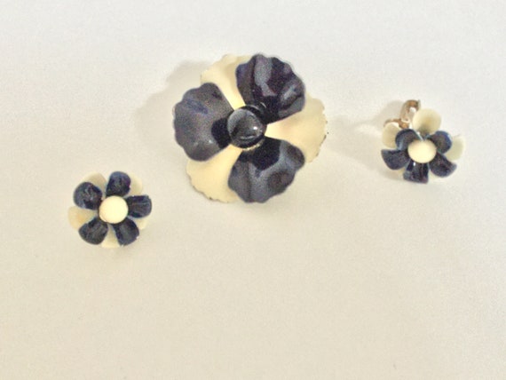 Flower Power Retro Enamel Metal Flower Brooch Pins