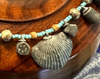 Collier fossile, bijou artisanal en turquoise et coquillage de brachiopode véritable, pièce unique des Finger Lakes