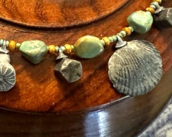 Collier en coquillage fossilisé, bijou artisanal en véritable coquillage de brachiopode vert terreux, cadeau unique de la région des Finger Lakes