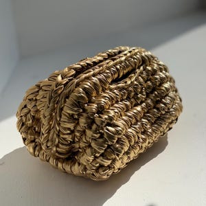 Häkelanleitung für eine Clutch aus Metall