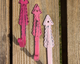 Pink Ombre Arrow Wall Hooks, Shades of Pink Bohemian Distressed Wall Hooks, Boho Arrow Hooks, Curtain Tie Backs, Key Holders, Coat Rack