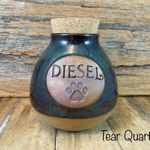 Custom Ceramic Pet Urn, Stoneware Cremation Vessel with Cork Bild 2
