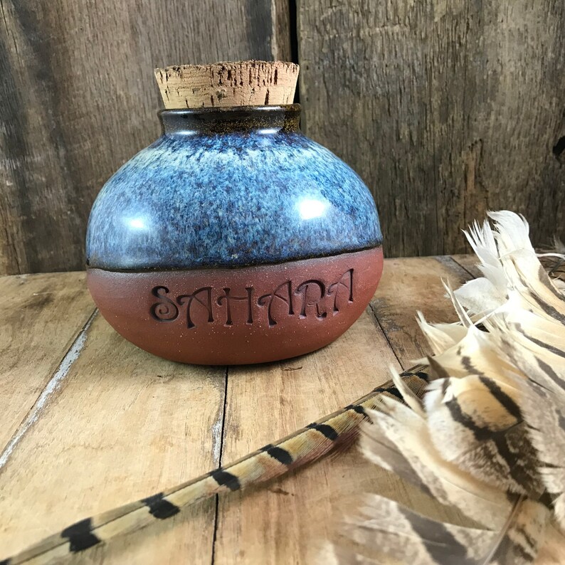 Custom Ceramic Pet Urn, Stoneware Cremation Vessel with Cork Bild 10