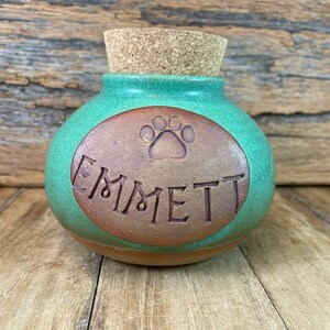 Custom Ceramic Pet Urn, Stoneware Cremation Vessel with Cork Bild 8