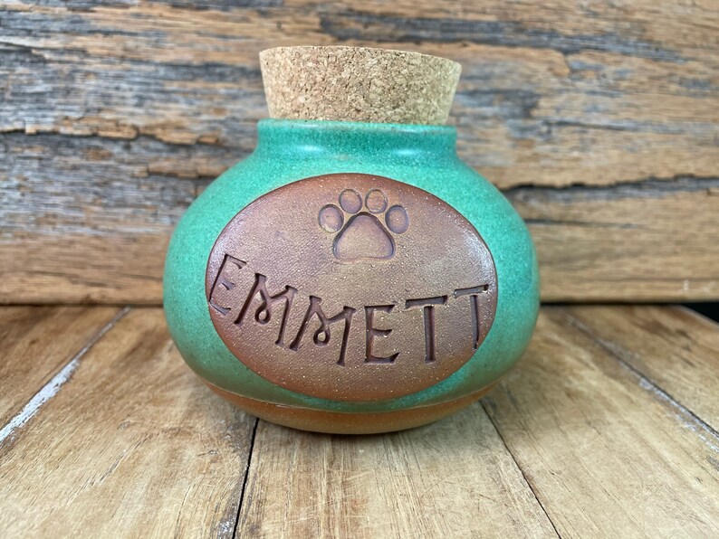 Custom Ceramic Pet Urn, Stoneware Cremation Vessel with Cork Bild 8