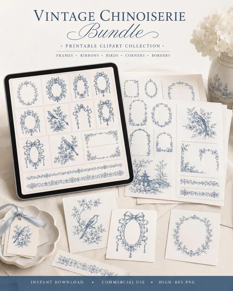 Pu&ograve; includere: Un tablet digitale e fogli stampati che mostrano un pacchetto Vintage Chinoiserie di clipart stampabili. La collezione presenta illustrazioni a inchiostro blu di cornici ornate, nastri, uccelli, angoli e bordi su sfondi di carta bianca.