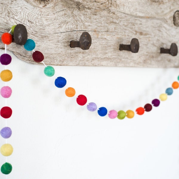 Random Rainbow Felt Ball Garland - Customizable Colorful 2.5 cm Wool Pom Banner - Fun Birthday Party Bunting - Bright Kids Playroom Wall Art