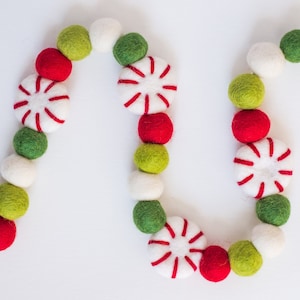 Customizable Christmas Felted Peppermint Candy Garland - Felt Ball Mint Paddy Banner - Red & Green Holiday Bunting on Bakers Twine or White