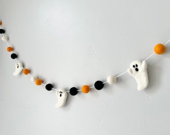 Customizable Felt Ghost Garland - Spooky Halloween Felt Ball Bunting - Seasonal Autumn Banner - Customizable Felted Ghoul in Orange Black