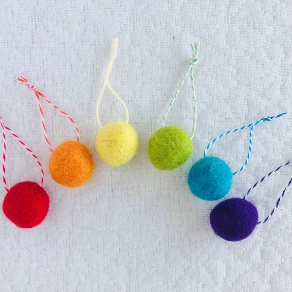 Customizable 2.5 cm Felt Ball Rainbow Ornaments - Rainbow Baby Nursery Decor - Floral Tree Decoration, Spring Summer Year Round Accents