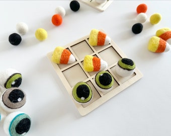 Halloween Tic Tac Toe Set - Trick or Treat Gift - Wool felted eye balls or candy corn or Felt Ball Pieces - Wooden Board Game for Kids Play