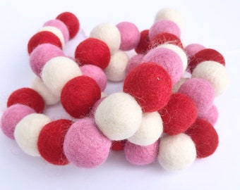 Valentine&#39;s Day Felt Ball Garland - Red Pink White pom pom banner - Customizable Valentine Party Classroom Party Bunting - Bakers Twine VDay