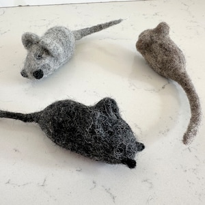 Felted Mice Solid Wool Kicker Toy - Hand-felted felt wool mouse for cats and kittens - FREE cat nip oil option! - 1 Premium Cat Kicker