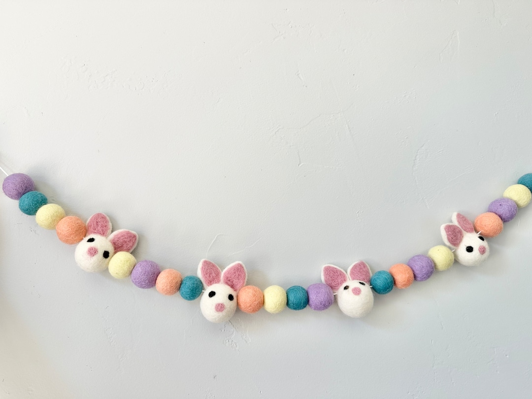 Customizable Easter Bunny Head Garland - Custom Spring Fireplace Banner ...
