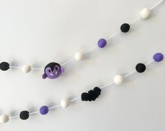 Customizable Vampire & Bat Garland - Spooky Halloween Winged Felt Ball Bunting - Seasonal Fall Banner - Custom Felted Dracula in Dual Form