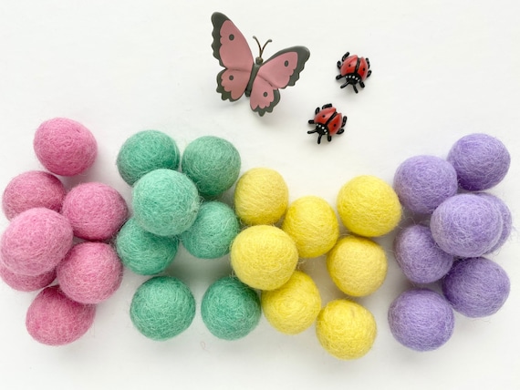  2.5 cm handmade felt balls - Wholesale Bulk Quantity: 50 -  Easter Colors: Yellow, Fuchsia, Lime, Lavender - 100% Wool Poms for Crafts,  Garland Making, Pastel Mantel Banner, Spring Color Scheme : Handmade  Products