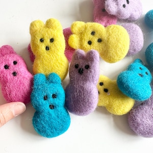 Wool Felted Bunnies in 7 cm - Handmade Felt Flat Rabbits - DIY Garland Crafting - Loose Shaped Pom for Spring Ornament or Easter Day Decor