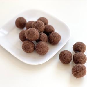 Brown Felt Balls - 2.5 cm felted brown wool balls for holiday crafting - Wholesale Bulk Felt Balls - DIY Nursery Garland - Wool Poms Only