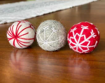 1.5 Inch Felt Ball Kicker Toy with Stitched Snow Flake - Handmade Wool Christmas Gifts for Cats, Kittens, Small Animals - Grey White Red