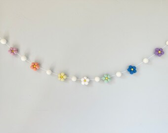 Customizable 7 Rainbow Daisies Garland - Bright Pastel Summer Floral Felt Ball Bunting - Seasonal Flowers Banner - Felted Wool Wall Decor