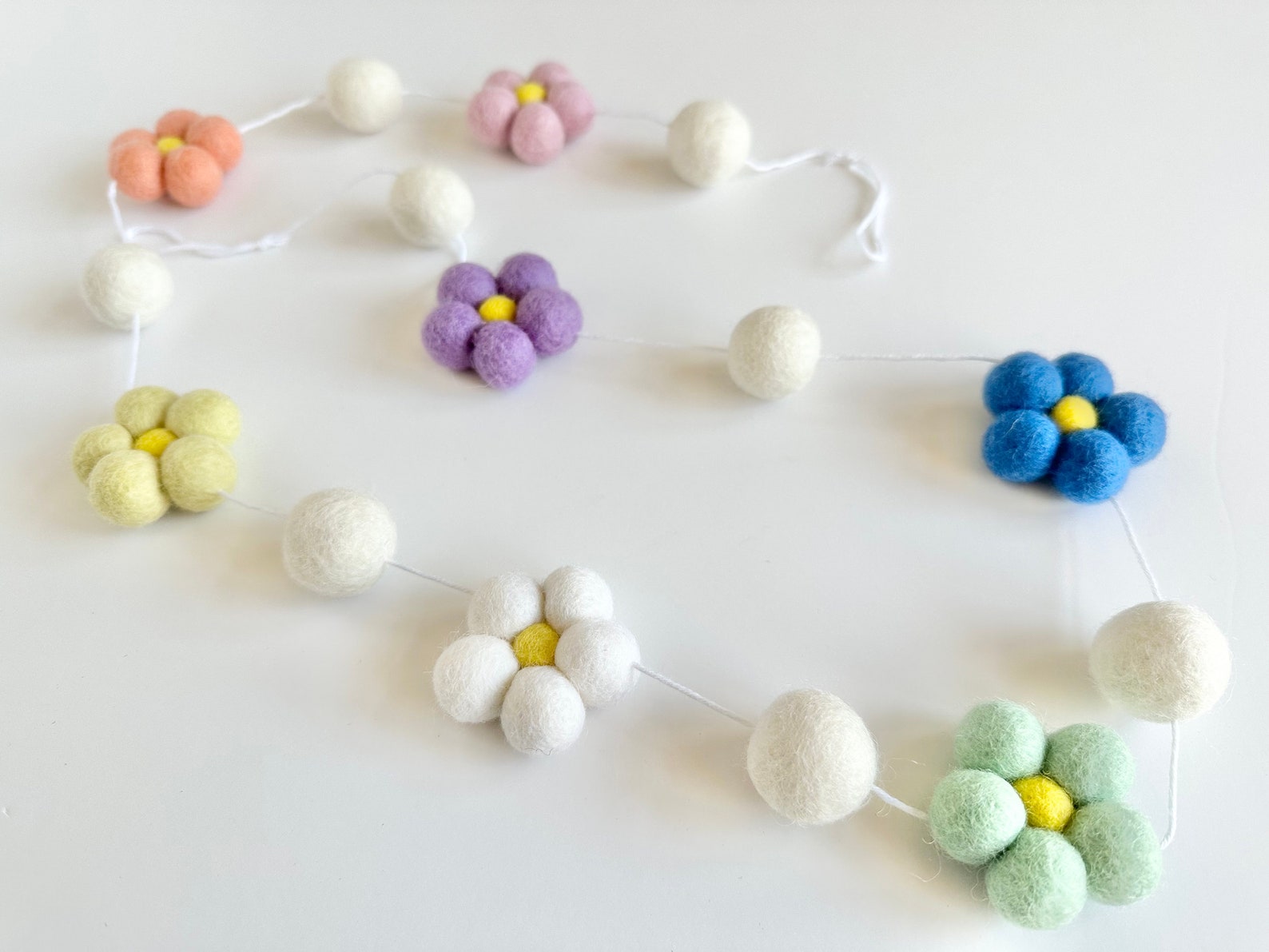 Handmade Garland and Bunting - Felt Daisies Jute - 6' Arcadia Home