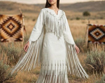 Vestido branco com franjas para powwow feminino | Vestido longo com franjas estilo nativo americano | Vestido de camurça branco para powwow | Vestido branco estilo western com franjas