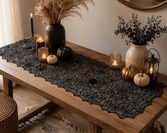 Runner da tavola di Halloween con ragnatela, decorazione da tavola con ragni in pizzo nero, accento gotico per sala da pranzo, sciarpa da camino da strega, 72 pollici