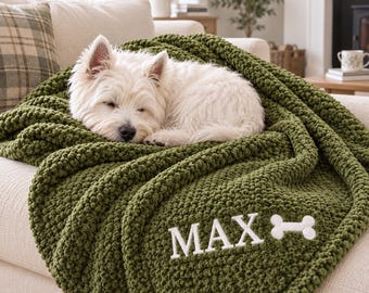 Personalised Dog Blanket with Name, Embroidered Pet Blanket, Cosy Puppy Throw, Custom Gift for Dog Mum