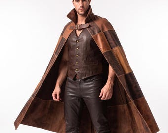 Herren-Set aus Schafleder, bestehend aus Umhang, Weste und Hose, brauner Patchwork-Lederumhang, Vintage-Lederoutfit im Used-Look, Mittelalter-Renaissance-Kostüm