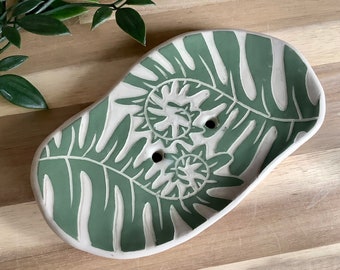 Handmade stoneware sgraffito green fern leaf soap dish