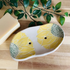 Handmade stoneware sgraffito green fern leaf soap dish