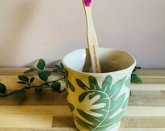 手作りの炻器スグラフィト シダの葉の歯ブラシ ホルダー