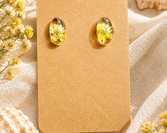 Yellow pressed flower stud resin earrings