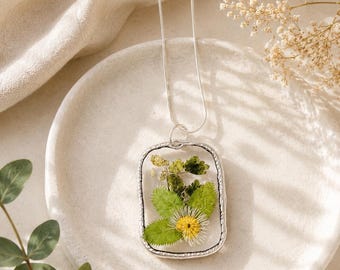 Pressed wildflower resin necklace, botanical pendant, green floral jewelry