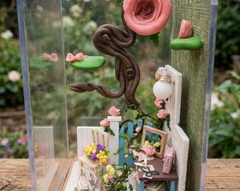 Garden Themed Handmade Jumping Spider Enclosure | Decorative Spider Habitat | Triple Sealed Terrarium | Custom Spider Home | The Red Road
