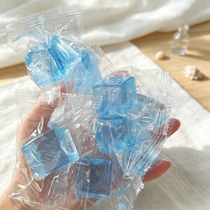 Clear Cube Squishy Fidget Toy, Jelly Block Stress Squeeze Toy, Transparent Sensory Square Toy, Desk Anxiety Relief Toy, Party Favor Gift