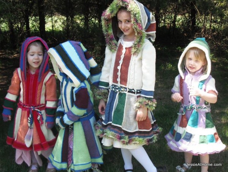 Kat un precioso vestido de hadas con muchas variaciones en tallas de niño 3-12 Pixie Coat SÓLO PATRÓN de punto PDF imagen 1