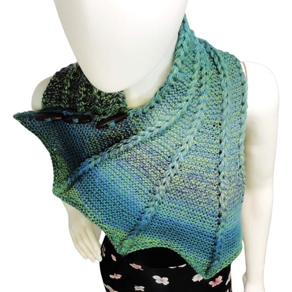Dragon Wing Cowl Knitting Pattern Intermediate Worsted Yarn Knit Jacob's Ladder Stitch PDF