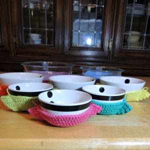 Easy Crochet Bowl Cozy Pattern PDF - Worsted Yarn - Worked In The Round - One-piece Design