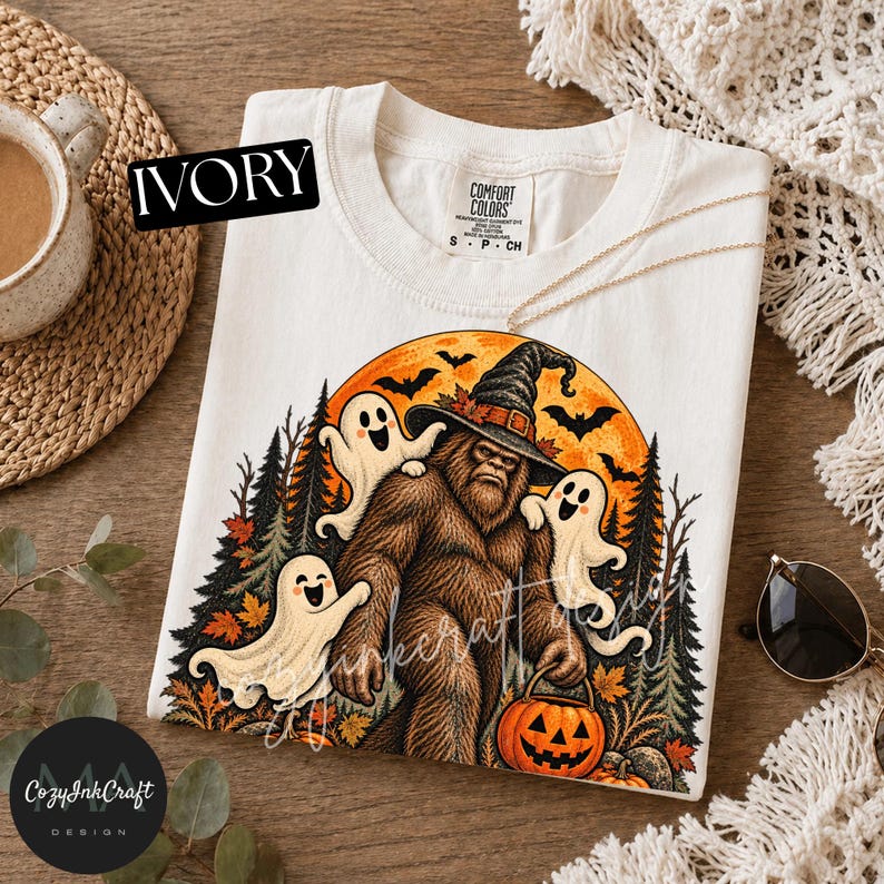 Halloween Shirt, Spooky Ghost Graphic Tee, Comfort Colors 1717 Moss Green Shirt, Vintage T-Shirt, Cute Halloween Gift zdjęcie 3