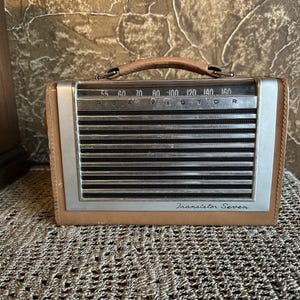 RCA Victor 8-BT-10K Transistor 7 Portable Radio Vintage Untested Missing Knob