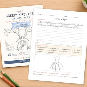 Könnte beinhalten: Ein Daily Dots Lernheft mit dem Titel Creepy Critter Animal Facts, das eine Spinnenillustration und eine Übungsseite über den Vampirtintenfisch mit Schreibschriftlinien, einem Faktenkasten, einem Ausmalbereich und Multiple-Choice-Fragen enthält.