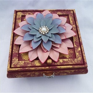Metal Flower Mirrored Jewelry Box: Jewelry Box, Gift Box, Treasure Box, Jewelry Storage, Jeweled Flower box, Mirrored Box With Sections