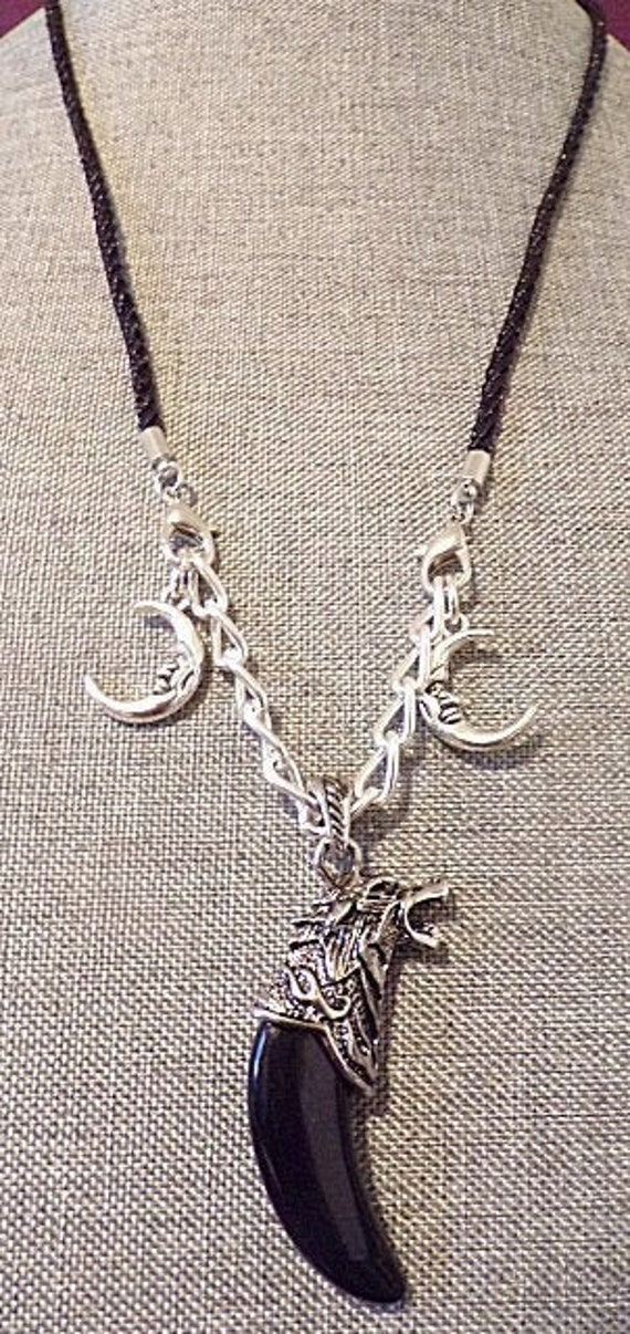 Obsidian Wolf Necklace, Wolf Tooth Necklace, Animal Necklace, Wolf Totem,  Wolf Pendant, Wolf Jewelry, Wolf Talisman, Obsidian Healing Stone