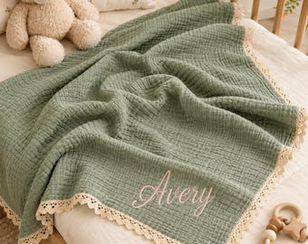 Personalisierte Babydecke für Mädchen mit gesticktem Namen, Geschenk zur Babyparty für die werdende Mutter