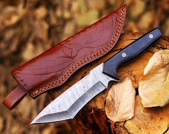Handmade Damascus Steel Tanto Knife with Buffalo Horn Handle & Leather Sheath – Hunting Knife Gift for Him