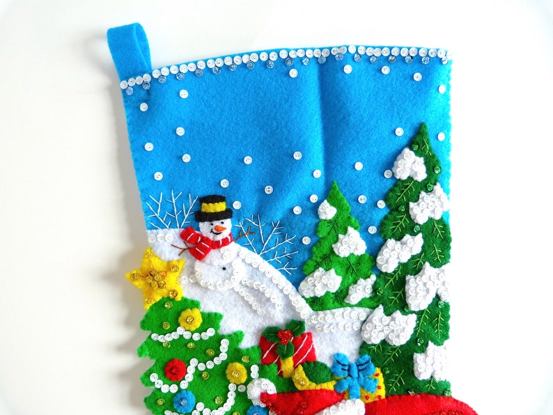Finished Bucilla Christmas Stocking The Christmas Drive Handmade Felt 3D Plush Holiday Sock Santa, Truck, Tree, for Boy Girl Dad Bild 4